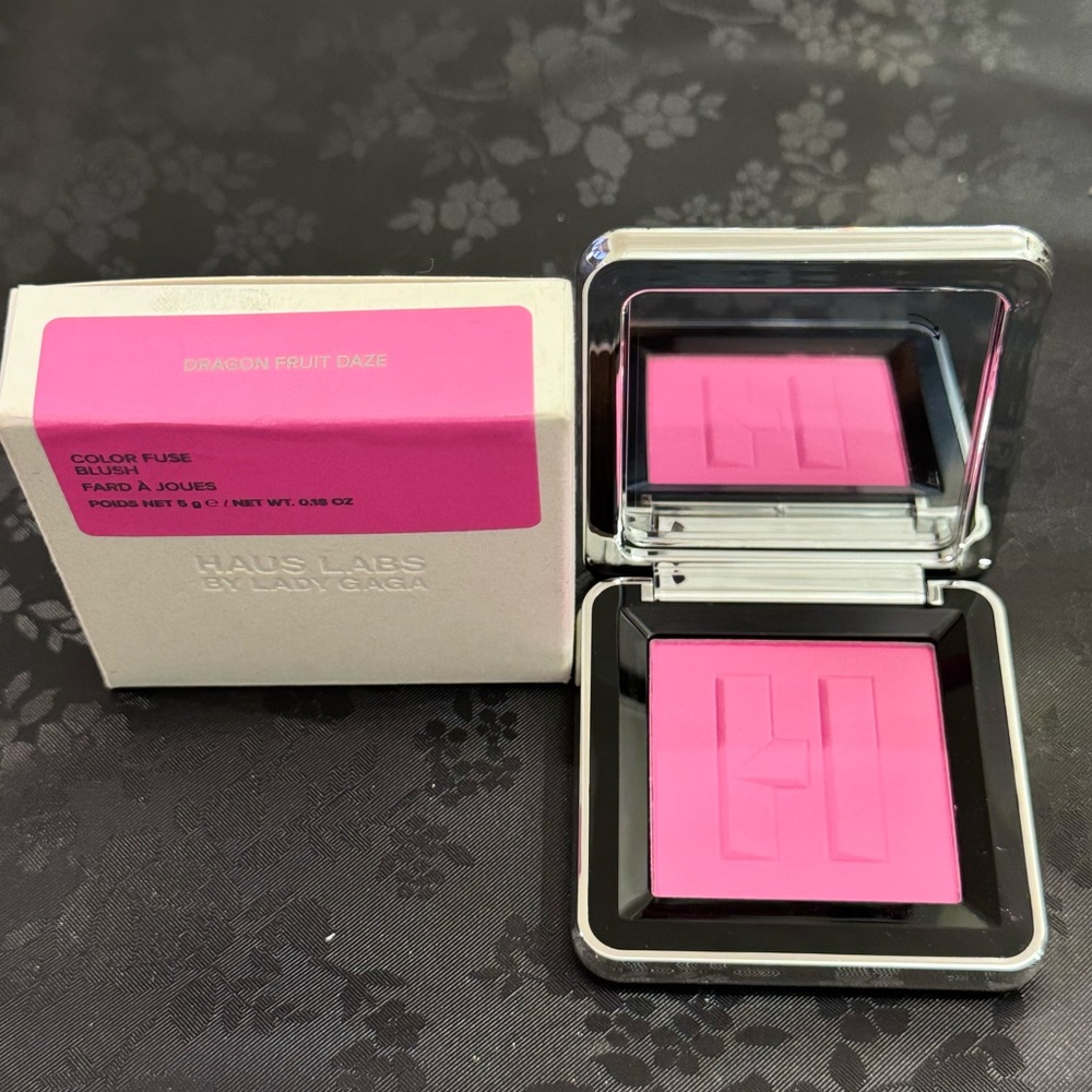 Haus Labs Color Fuse Talc-Free Powder Blush in Shade Dragon Fruit Daze